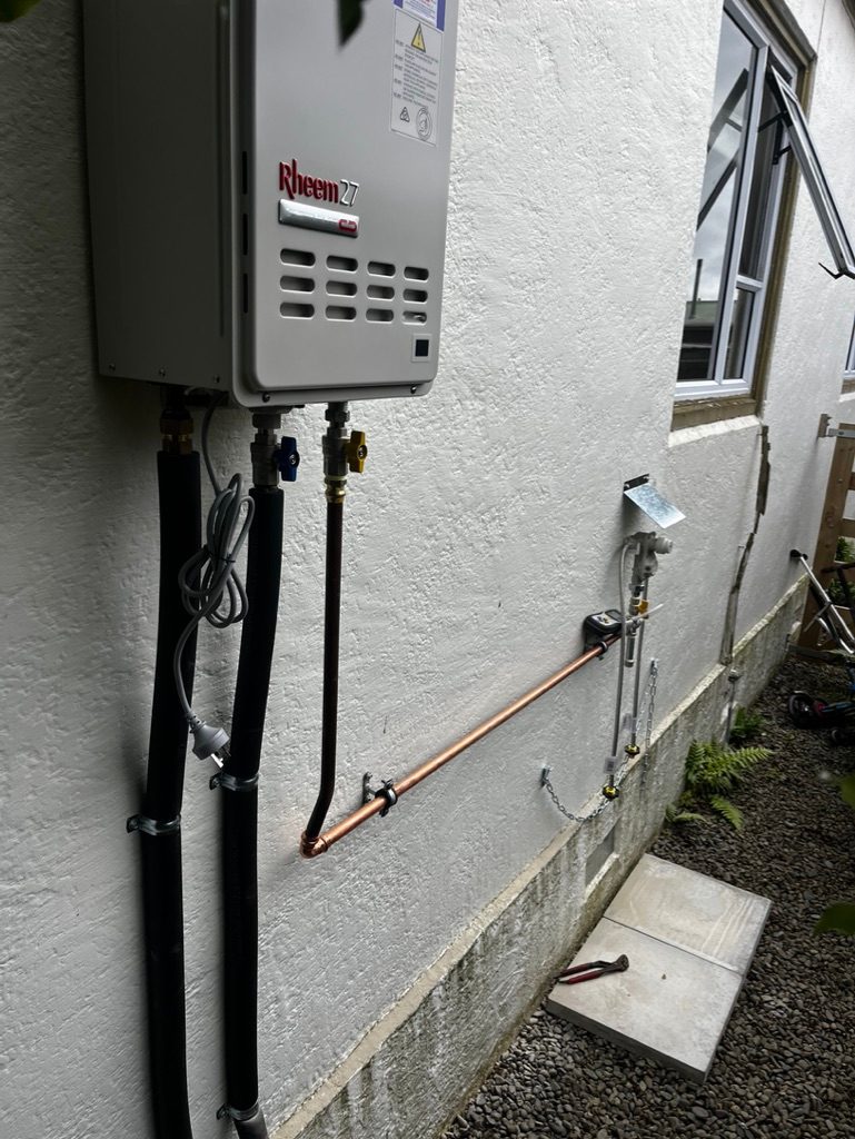 Continuous gas hot water install